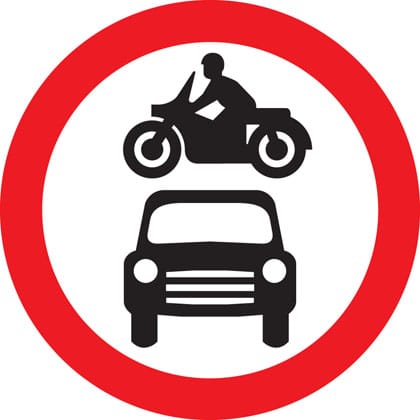 No motor vehicles - Image 1