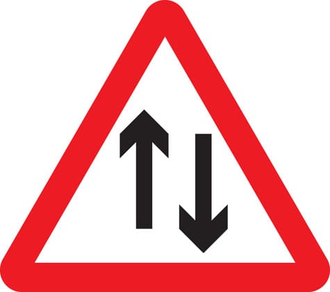 Two-way traffic straight ahead - Image 1